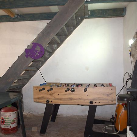 Insolite Studio -La Tour Des Templiers- Montfrin エクステリア 写真