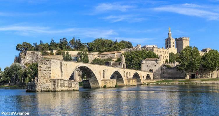Insolite Studio -La Tour Des Templiers- Montfrin エクステリア 写真