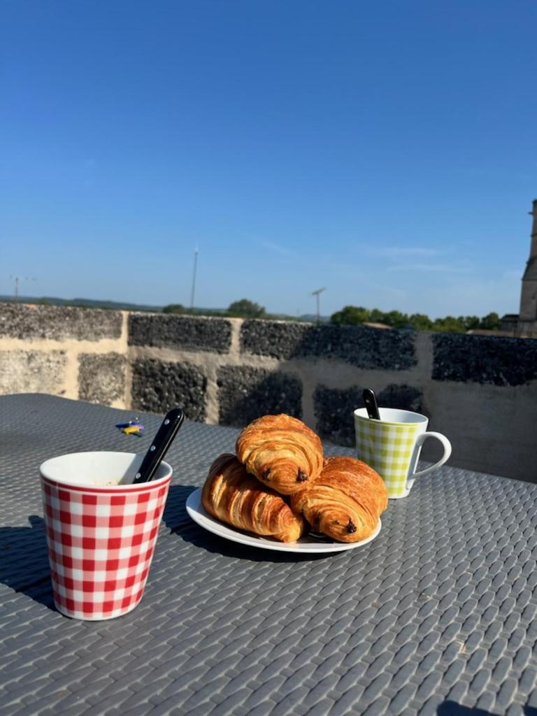 Insolite Studio -La Tour Des Templiers- Montfrin エクステリア 写真